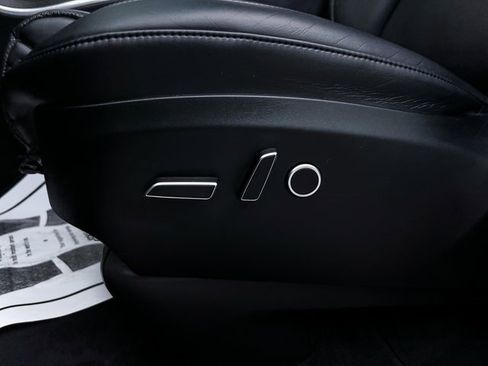 Used 2022 Tesla Model X Plaid image 21