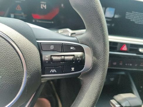 Used 2025 Kia K5 LXS FWD image 17