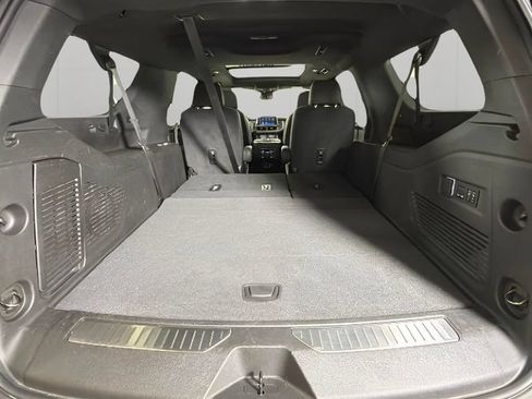 Certified 2023 Chevrolet Suburban RST w/ Luxury Package RWD image 33