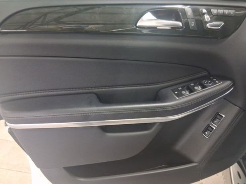 Used 2018 Mercedes-Benz GLS 550 4MATIC w/ Driver Assistance Package image 19