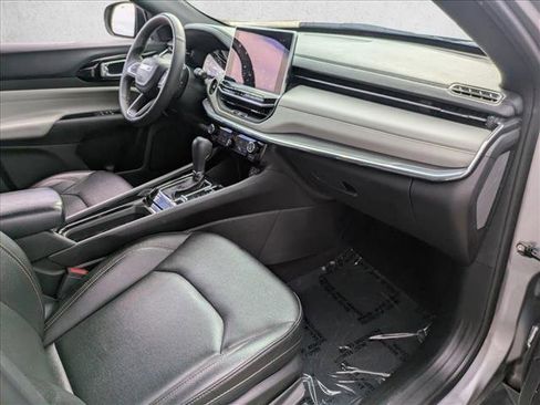 Used 2024 Jeep Compass Limited image 20