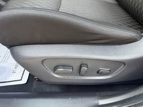 Used 2019 Nissan Rogue SV image 22