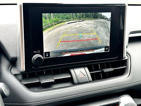 Used 2025 Toyota RAV4 XLE FWD image 12