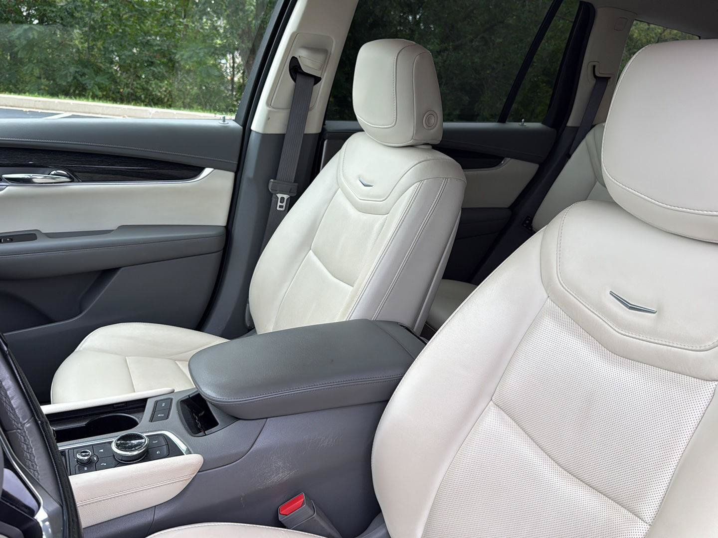 Used 2020 Cadillac XT6 Premium Luxury FWD image 9
