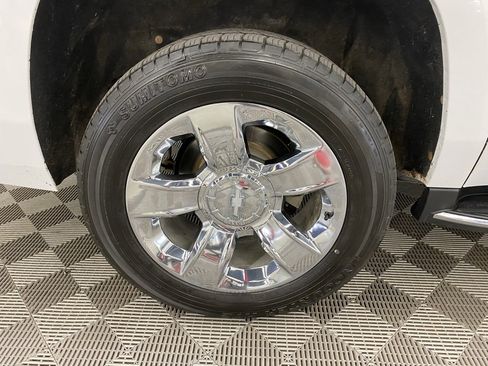 Used 2019 Chevrolet Suburban Premier image 10