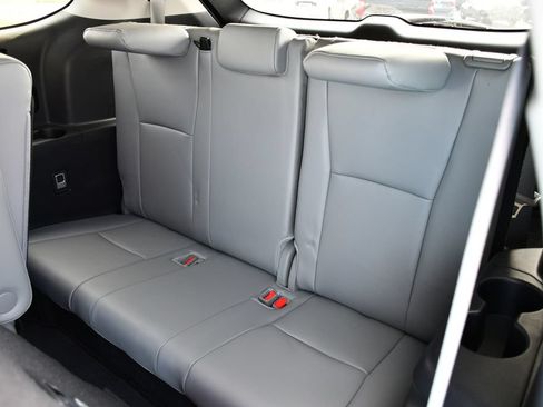 Used 2024 Toyota Highlander Limited FWD image 24
