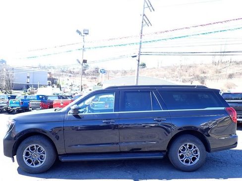 Used 2025 Ford Expedition Max Active image 2