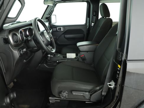Used 2021 Jeep Wrangler Sport AWD/4WD image 12