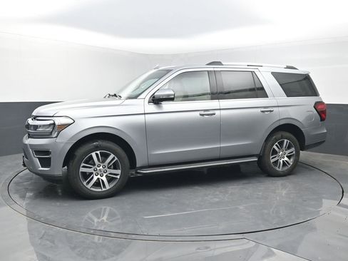 Used 2023 Ford Expedition Limited RWD image 2