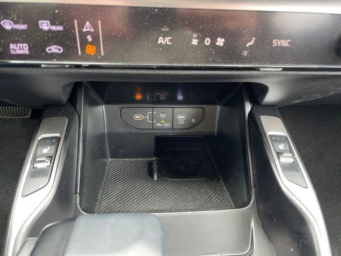 Used 2025 Kia Sorento S AWD/4WD image 22