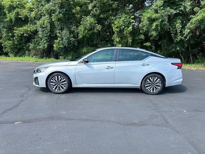 Used 2024 Nissan Altima 2.5 SV