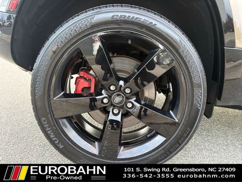 Used 2024 Land Rover Defender 110 X-Dynamic SE AWD/4WD image 34