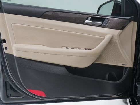 Used 2019 Hyundai Sonata Limited w/ Ultimate Package 04 image 13