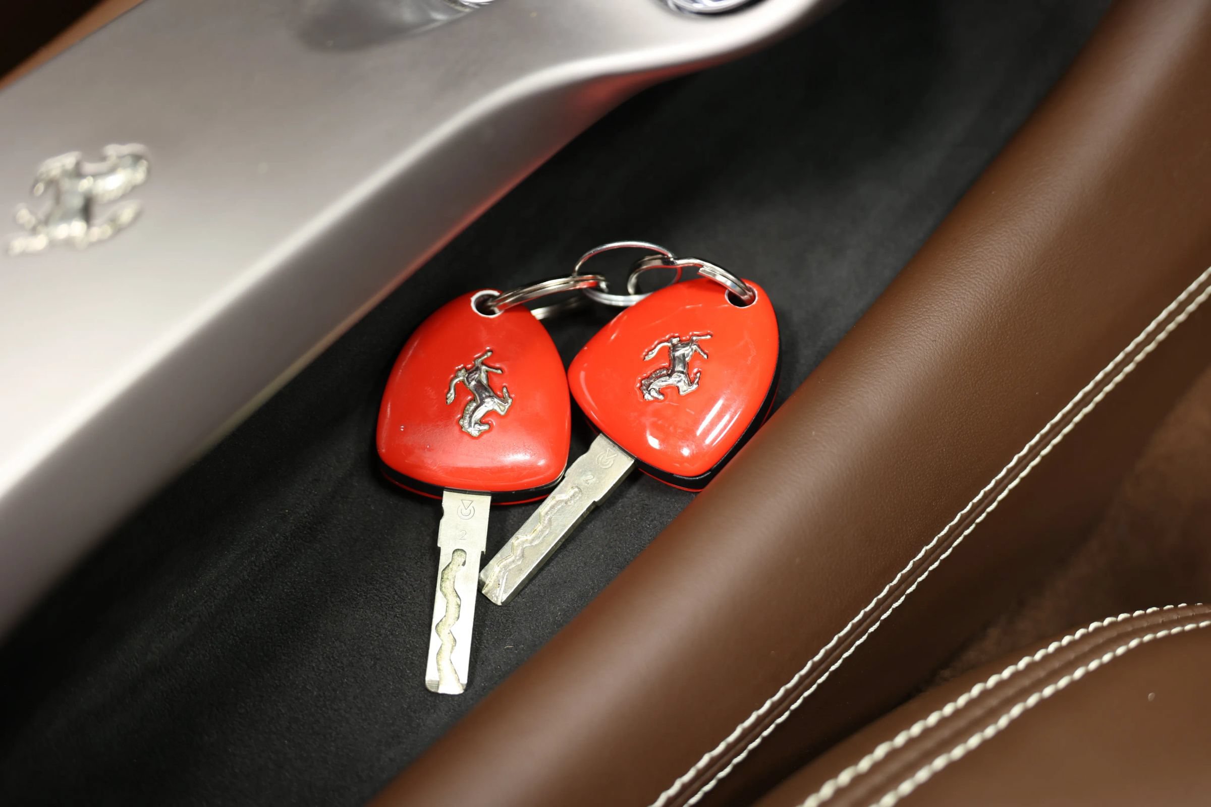 Used 2010 Ferrari California RWD image 5