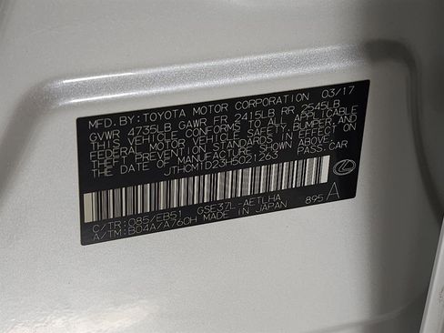 Used 2017 Lexus IS 300 AWD image 29