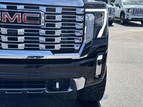 Used 2024 GMC Sierra 2500 Denali w/ Denali Reserve Package AWD/4WD image 9