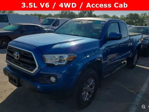 Used 2017 Toyota Tacoma SR5 AWD/4WD image 1