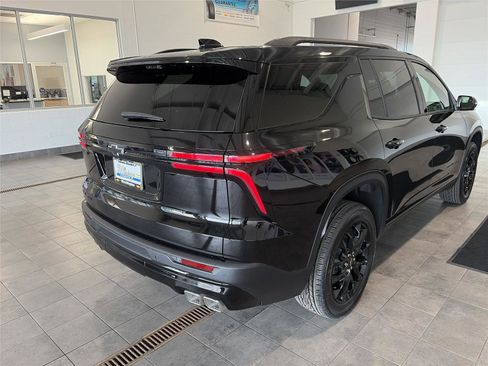 New 2026 Chevrolet Traverse LT w/ Midnight/Sport Edition image 3