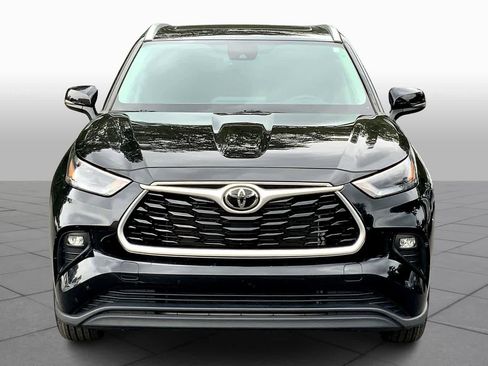 Certified 2023 Toyota Highlander XLE image 3