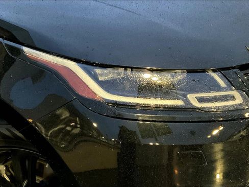 Used 2021 Land Rover Range Rover Velar R-Dynamic S image 8