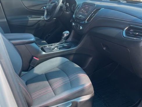Used 2022 Chevrolet Equinox RS FWD image 11