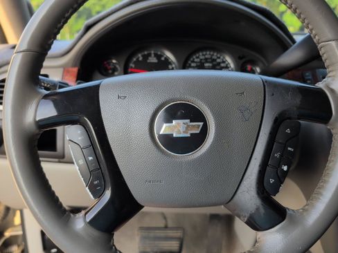 Used 2008 Chevrolet Tahoe LTZ w/ LTZ Preferred Equipment Group RWD image 23