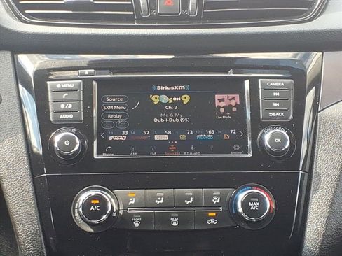 Used 2022 Nissan Rogue Sport S image 27