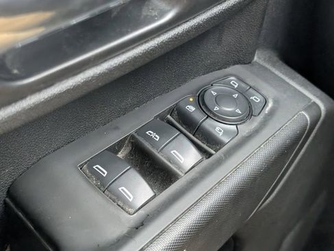 Used 2025 Chevrolet Silverado 2500 Custom w/ Custom Value Package image 10