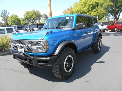 Used 2022 Ford Bronco Badlands image 1