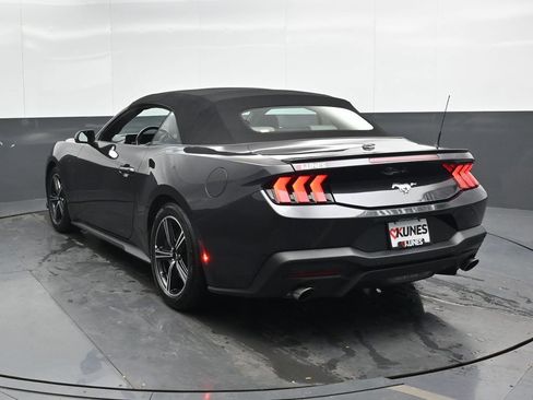 Used 2024 Ford Mustang Premium image 9