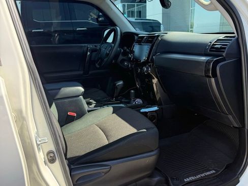 Used 2020 Toyota 4Runner TRD Off-Road AWD/4WD image 7