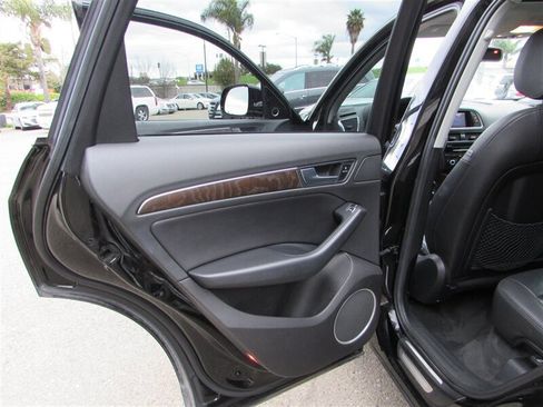 Used 2016 Audi Q5 2.0T Premium Plus w/ Technology Package image 12