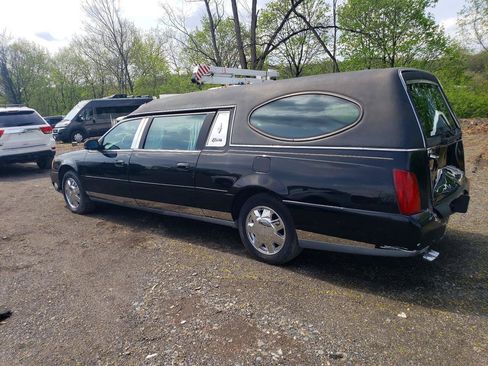Used 2003 Cadillac De Ville Hearse FWD image 3