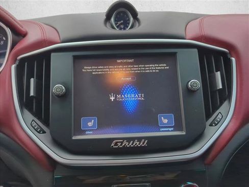 Used 2015 Maserati Ghibli image 17