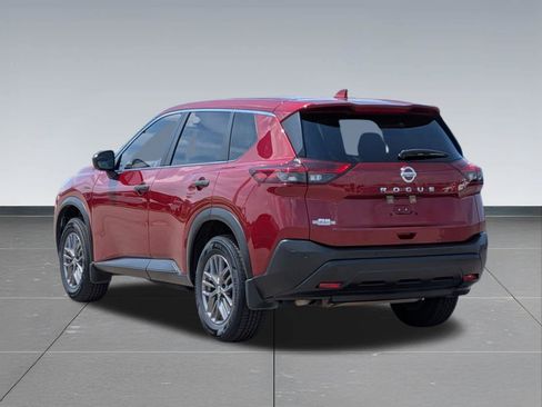 Used 2021 Nissan Rogue S FWD image 3