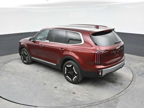 Used 2023 Kia Telluride EX w/ EX Captain's Chair Package FWD image 28