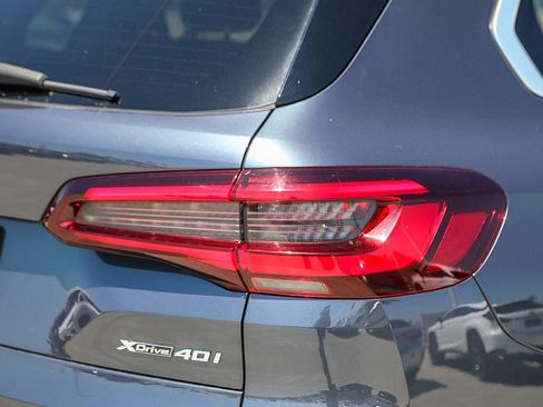 Used 2022 BMW X5 xDrive40i w/ Executive Package image 9