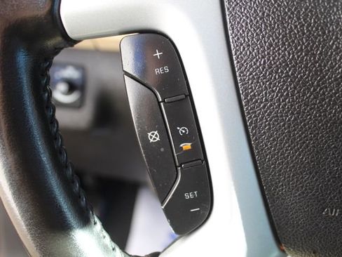 Used 2012 Chevrolet Traverse LTZ image 17