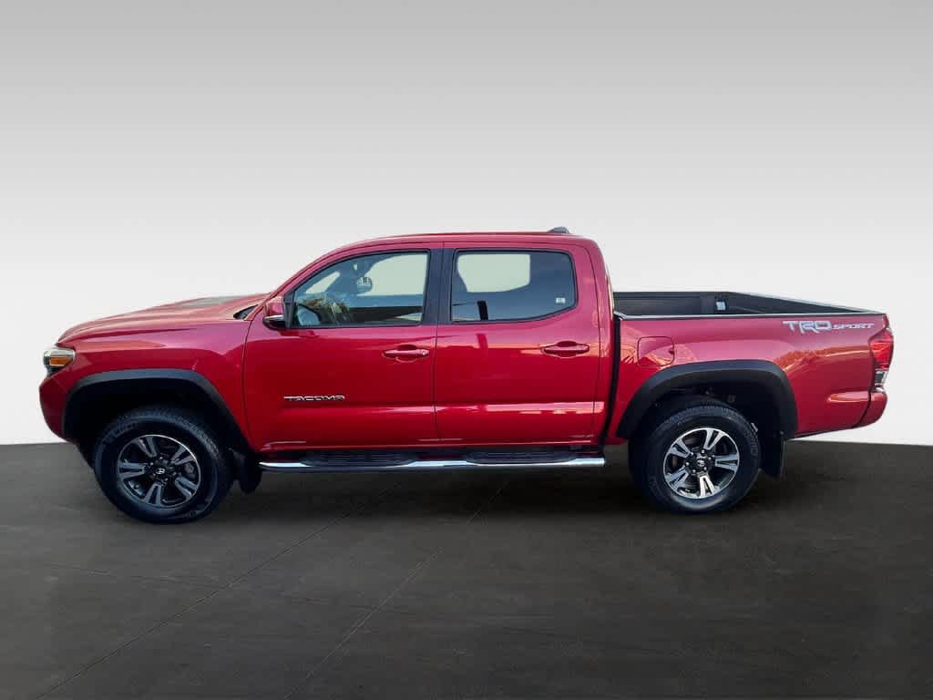 Used 2017 Toyota Tacoma TRD Sport w/ Tow Package RWD image 3