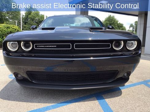Used 2015 Dodge Challenger SXT Plus w/ Driver Convenience Group RWD image 15