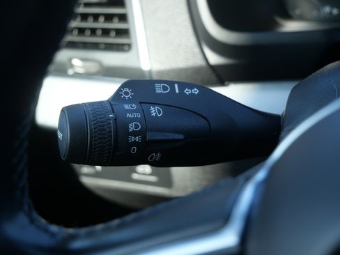 Used 2018 Volvo XC90 T5 Momentum w/ Convenience Package image 28