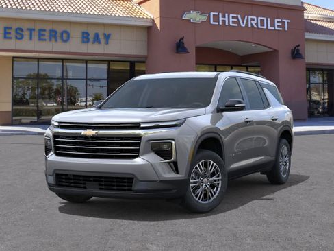New 2026 Chevrolet Traverse LT w/ LPO, Floor Liner Package FWD image 6