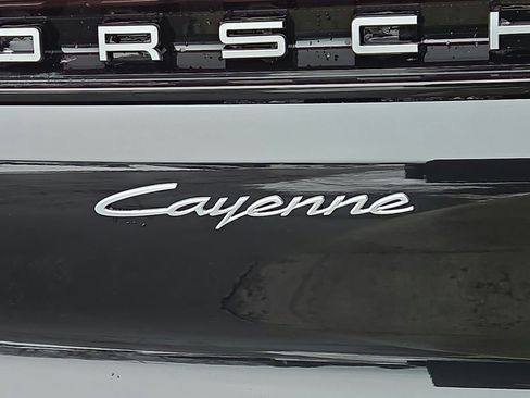 Certified 2026 Porsche Cayenne Coupe AWD/4WD image 28
