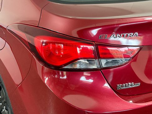 Used 2016 Hyundai Elantra SE image 33