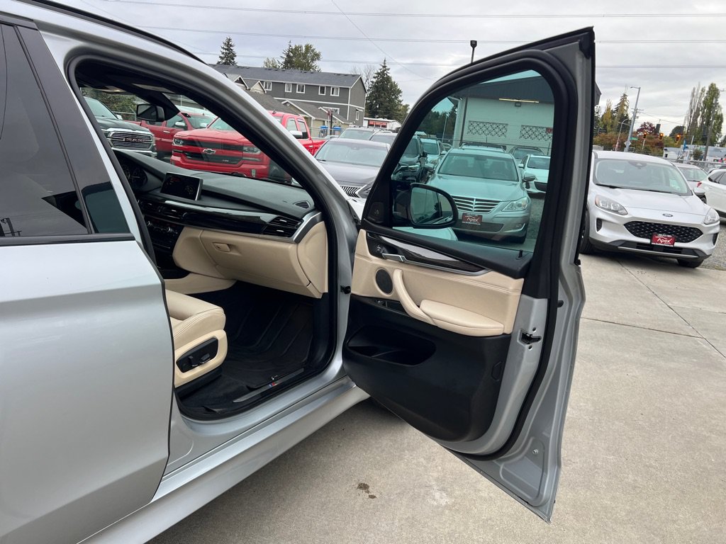 Used 2016 BMW X5 xDrive40e w/ M Sport AWD/4WD image 18