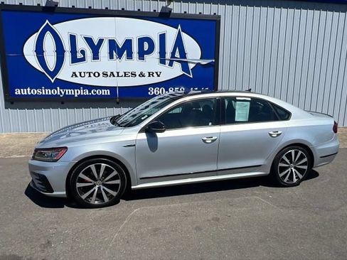 Used 2018 Volkswagen Passat 3.6 FWD image 1