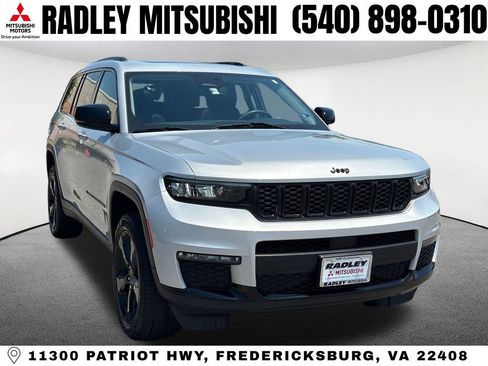 Used 2023 Jeep Grand Cherokee L Limited w/ Black Appearance Package AWD/4WD image 26