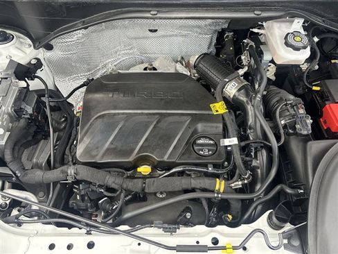 Certified 2024 Buick Encore GX Preferred w/ Comfort Package FWD image 28