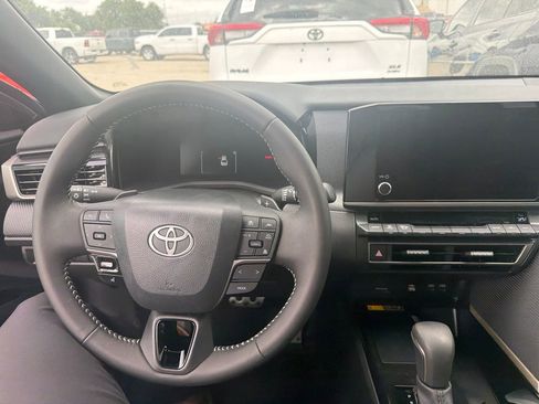 Used 2026 Toyota Camry SE FWD image 10