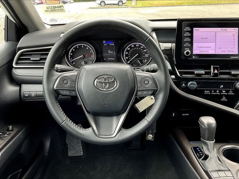 Used 2023 Toyota Camry SE image 17